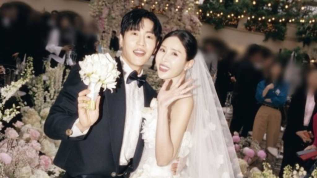 コヨーテ シンジ＆ムンウォン、挙式の写真が公開！メンバーから親友まで多数の芸能人が祝福