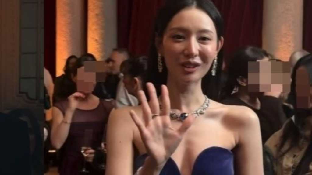 キム・ジウォン、激やせした姿に心配の声…イベント参加時の様子が話題(動画あり)