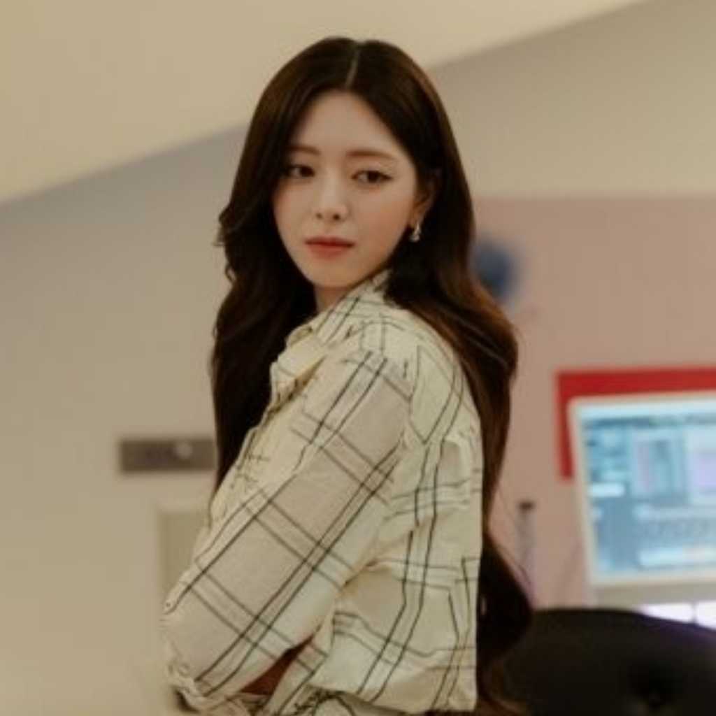 ITZY ユナ、新ドラマ「最愛の社員」でライジングスター役に…スチールカットを公開