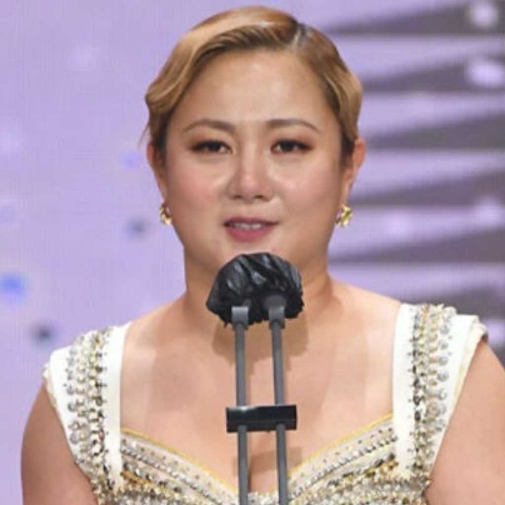 パク・ナレ、移動中の車内で男性と不適切な行為？元マネージャーの陳情書が公開