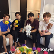FTISLAND イ・ホンギのプライベートスタジオに初潜入！乱れた布団に「片付けてあげたい」の声