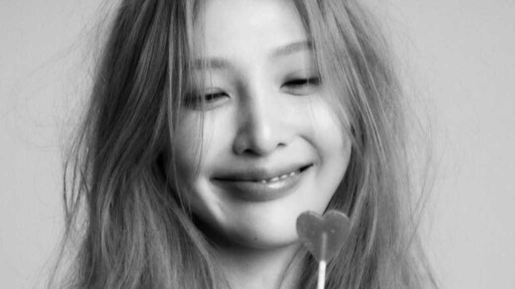 Red Velvet ジョイ、1stミニアルバム「From JOY, with Love」予告イメージ＆ムードクリップを追加公開