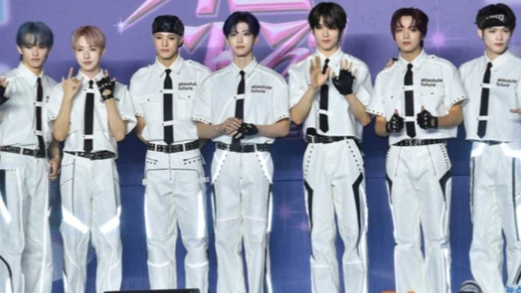 【PHOTO】NCT DREAM「2025 SBS歌謡大典 Summer」2日目のブルーカーペットに登場