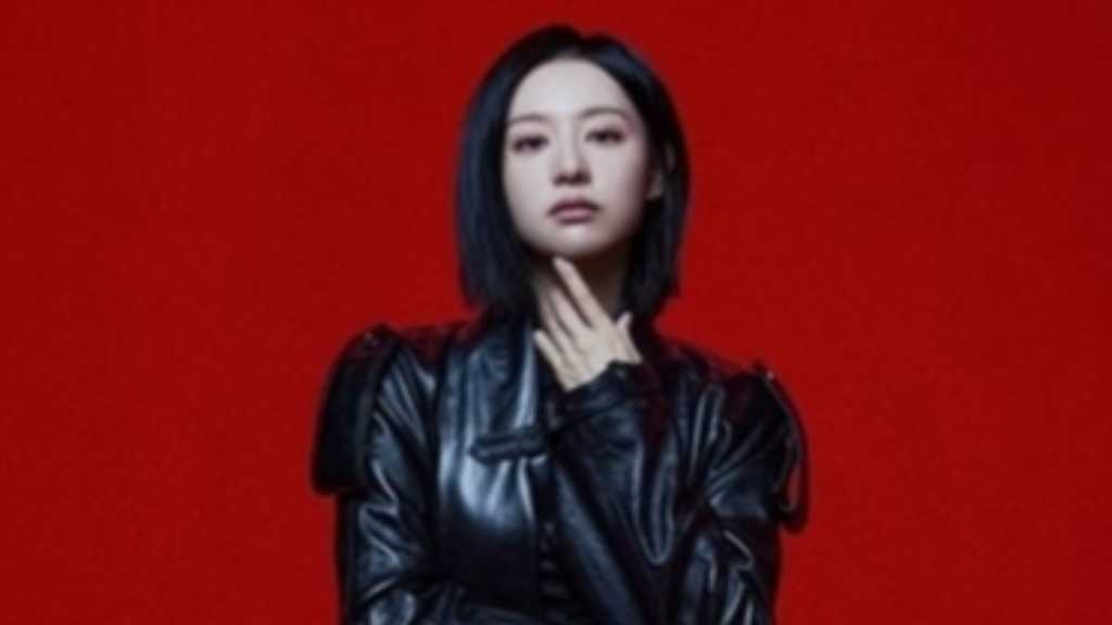 キム・ジウォン主演の韓国版「ドクターX」メインポスター公開…クールな眼差し