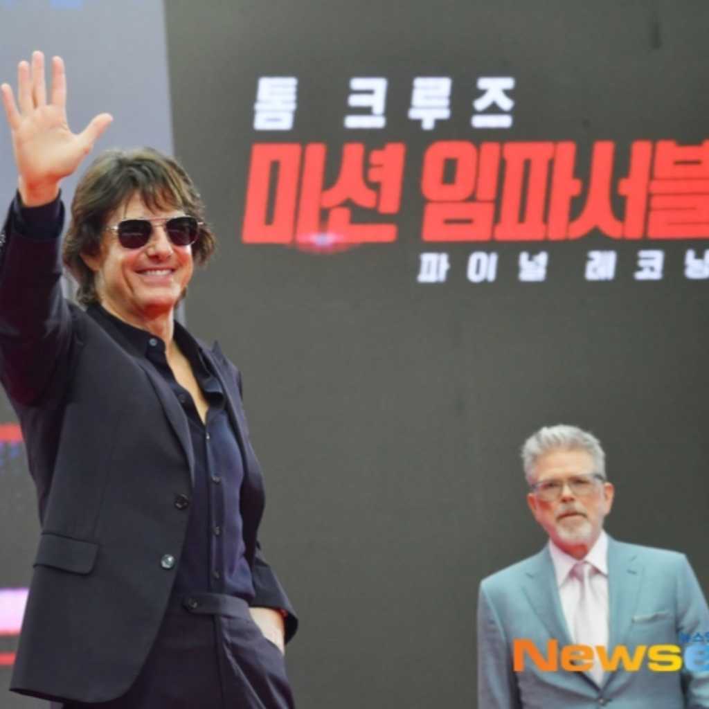【PHOTO】トム・クルーズ＆クリストファー・マッカリー監督ら、映画「ミッション : インポッシブル」レッドカーペットに登場