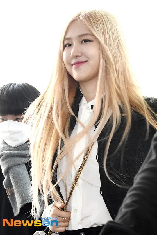 Photo Blackpink ロゼ ファッションウィークに参加のためフランスへ出国 輝くビジュアル 動画あり Kstyle Photo Blackpink ロゼ ファッションウィークに参加のためフランスへ出国 輝くビジュアル 動画あり Kstyle