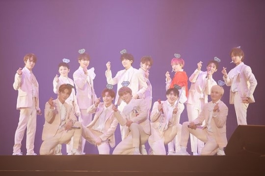 SEVENTEEN、アンコールコンサートのフィナーレを華やかに飾る…2万5千人