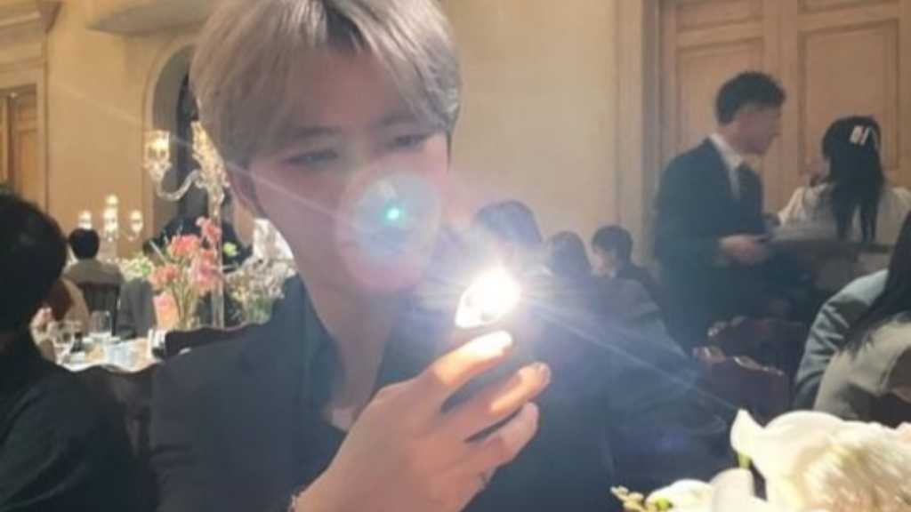 ジェジュン、ジュンスの双子の兄の結婚式に出席！ブーケを受け取り大盛り上がり？