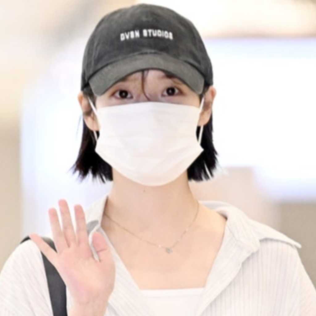 【PHOTO】IU、海外スケジュールのため出国（動画あり）