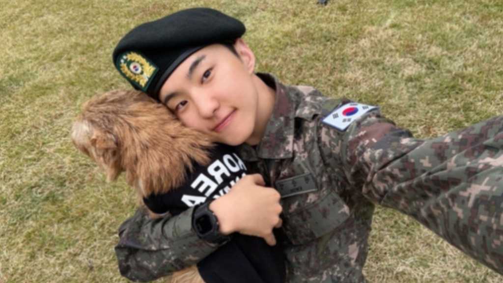 SEVENTEEN ホシ、入隊後初めて近況を公開！基礎軍事訓練の終了を報告「皆さんの手紙が大きな力に」
