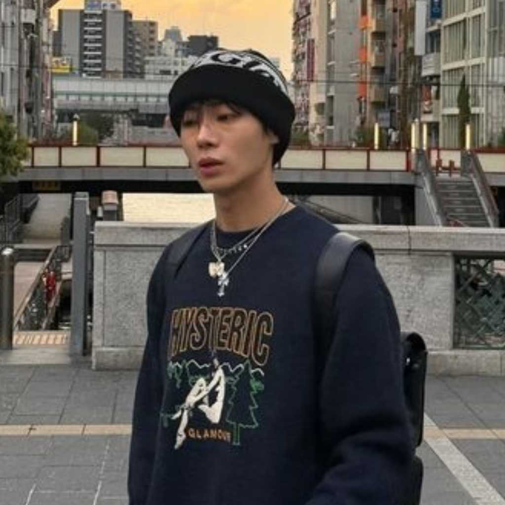 チュ・ヨンウ、日本旅行を満喫!上半身裸のコミカルなセルフショットも