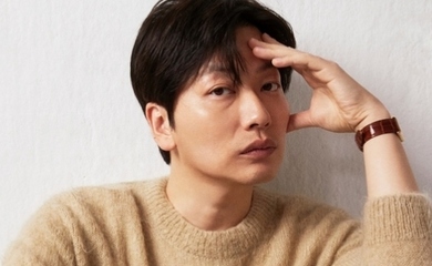 イ・ドンフィ「捜査班長 1958」で事務所の代表イ・ジェフンと共演“温かさを感じている”