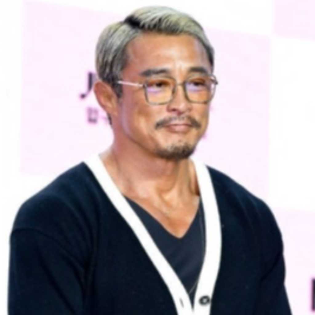 秋山成勲、知人の突然の訃報うけ…SNS活動を一時休止へ