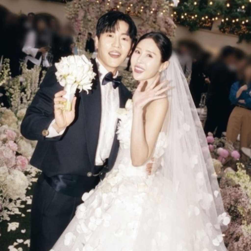 コヨーテ シンジ＆ムンウォン、挙式の写真が公開！メンバーから親友まで多数の芸能人が祝福