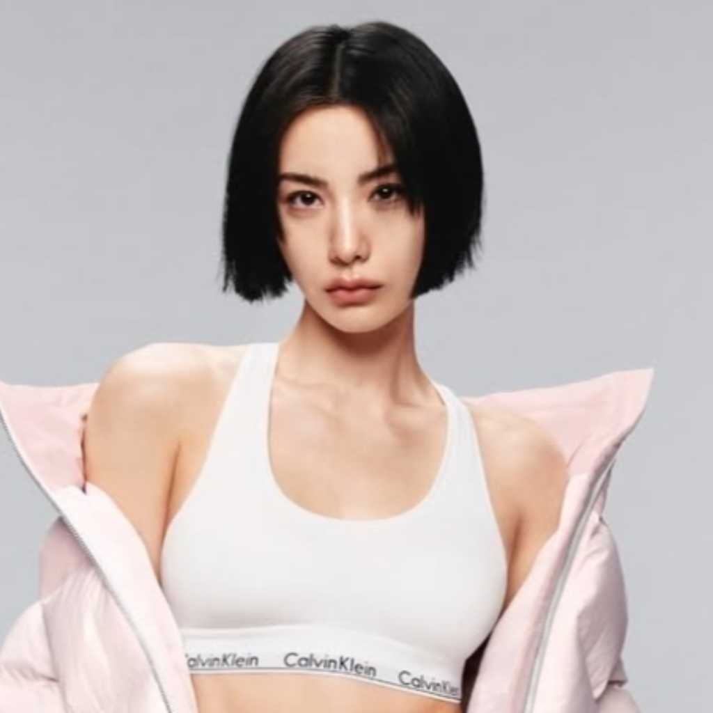 ナナ、圧巻のボディライン披露…大胆な下着姿のグラビアが話題