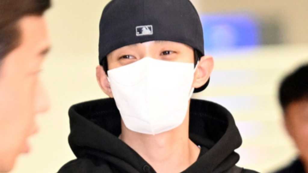 【PHOTO】SEVENTEEN ドギョム、海外スケジュールを終えて帰国（動画あり）