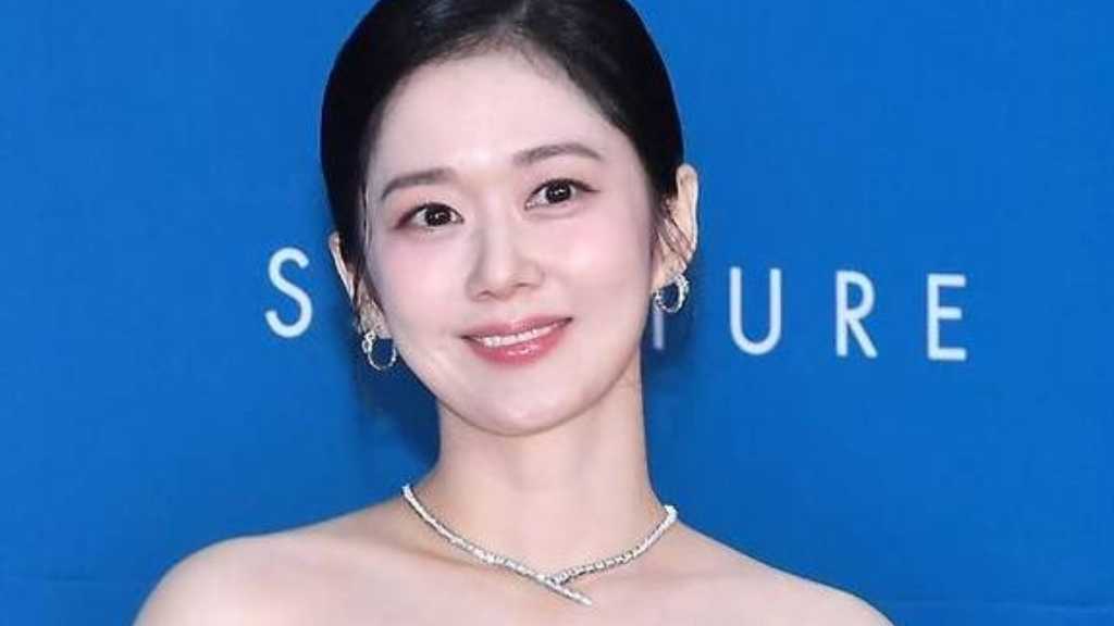 チャン・ナラ、昨年8月にLAELBncと専属契約が終了していた…亡くなった職員に哀悼の意を表明