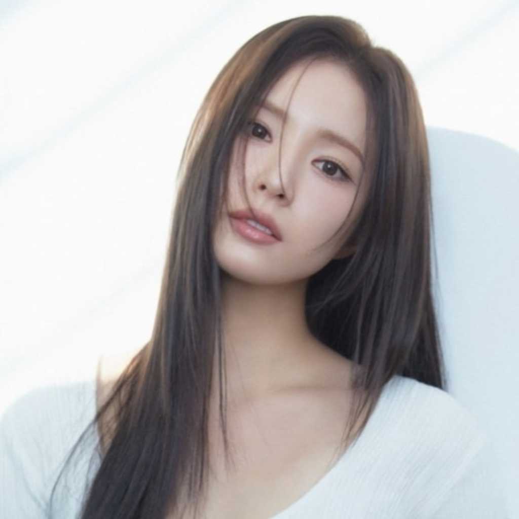 シン・セギョン、映画「ヒューミント」でパク・ジョンミンとロマンスを披露“眼差しが魅力的…ドキッとした瞬間も”