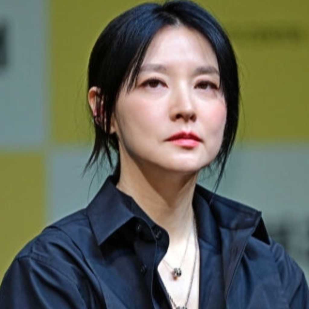 「ヘッダ・ガブラー」出演イ・ヨンエ、32年ぶりに演劇に挑戦した感想を語る“いつも新しい感じ”