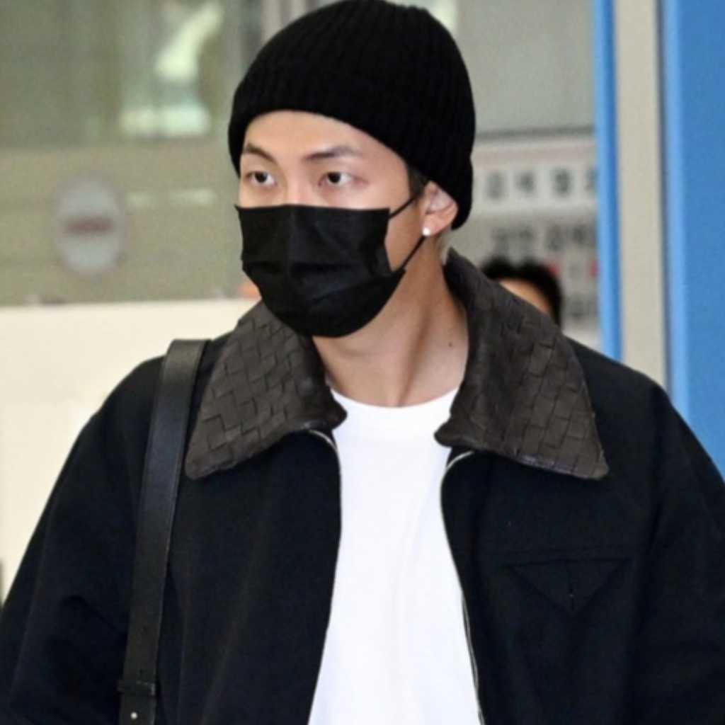 【PHOTO】BTSのRM、ファッションショーを終えてイタリアから帰国(動画あり)