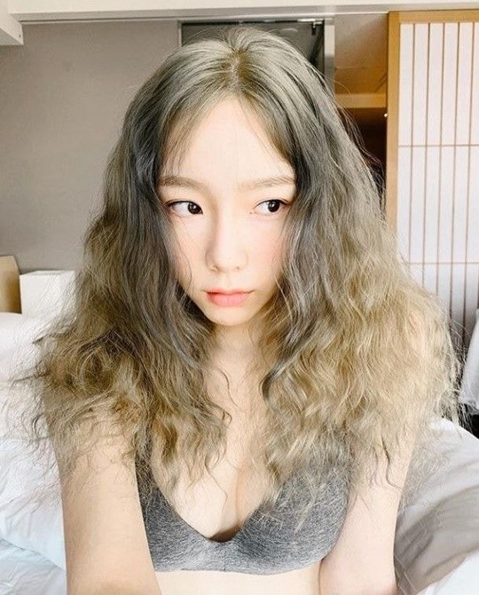 少女時代 テヨン ブラトップ姿の大胆露出ショットが話題 セクシーすぎる胸元に釘付け Kstyle 少女時代 テヨン ブラトップ姿の大胆露出ショットが話題 セクシーすぎる胸元に釘付け Kstyle