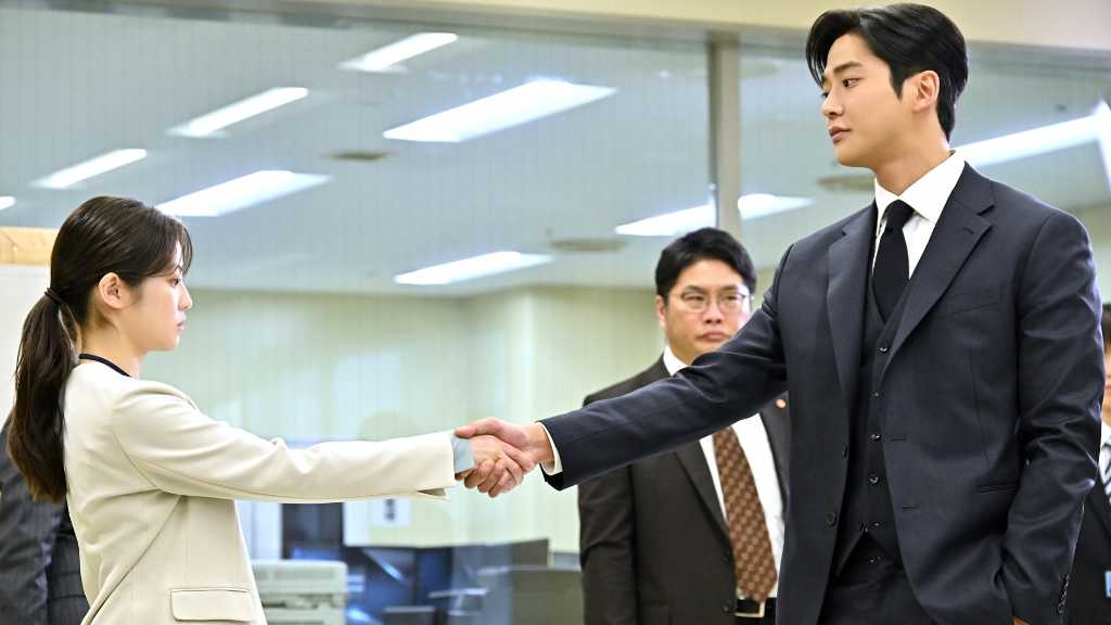 ロウン、キンプリ 永瀬廉と恋のライバルに！？福山雅治主演「映画ラストマン -FIRST LOVE-」場面写真が解禁