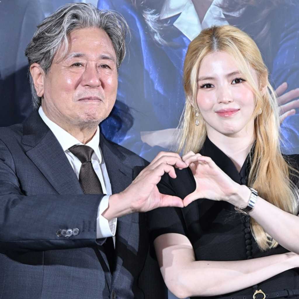 【PHOTO】ハン・ソヒ、金髪姿を披露！チェ・ミンシクと韓国版「インターン」制作報告会に出席