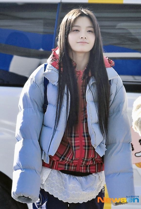 PHOTO】ILLIT モカ＆イロハ、スケジュールのため日本へ（動画あり