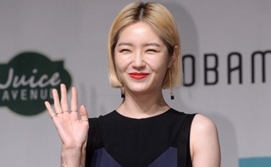 キム・セロム、他局の番組に言及？生放送中の失言に批判殺到…SNSで謝罪「軽率な言動を反省」