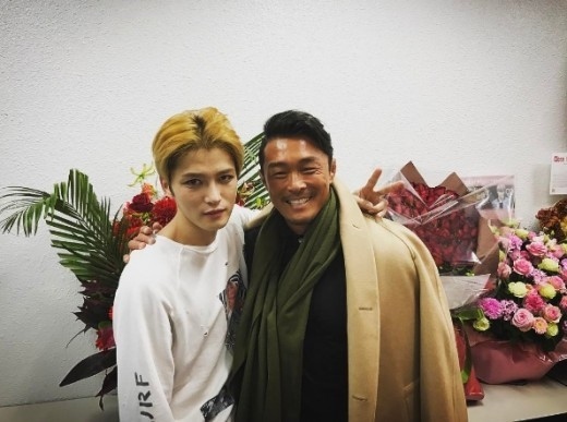 秋山成勲 Jyj ジェジュンとのツーショットを公開 Welcome Back Kstyle
