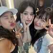 OH MY GIRL ミミ＆イ・ウンジ、IVEのコンサートを観覧！ユジンとの仲睦まじい記念ショットを公開