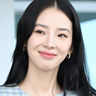 【PHOTO】アイリン、海外スケジュールのためフランスへ出国…爽やかな笑顔