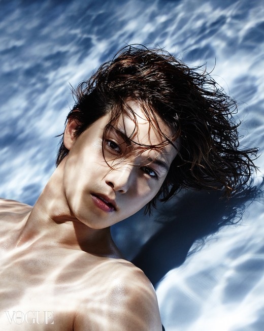 CNBLUE イ・ジョンヒョン、水も滴るいい男…上半身を露出したグラビア公開 Kstyle CNBLUE イ・ジョンヒョン、水も滴るいい男…上半身を露出したグラビア公開 Kstyle