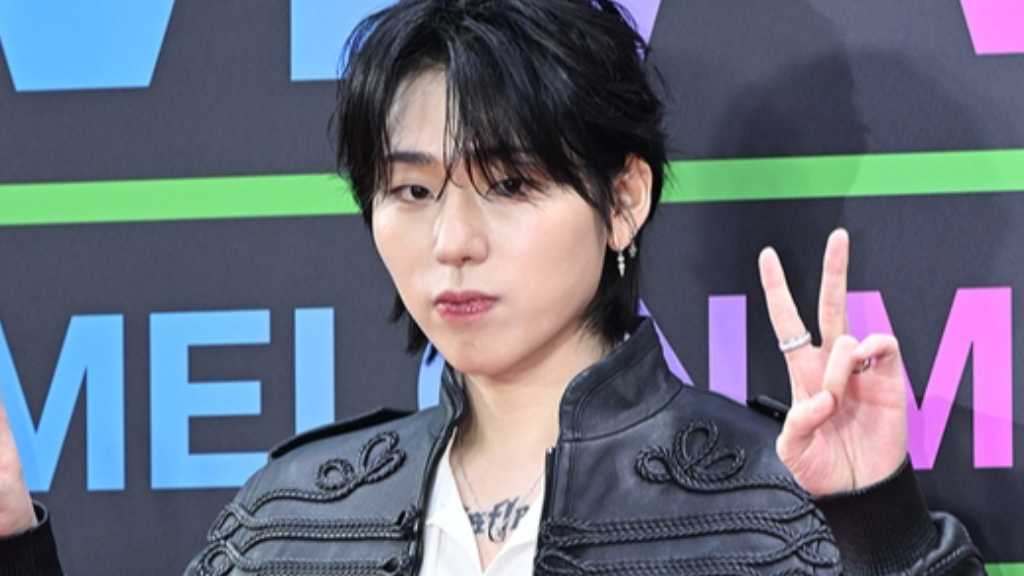 【PHOTO】Block B ジコ「MMA 2025」レッドカーペットに登場