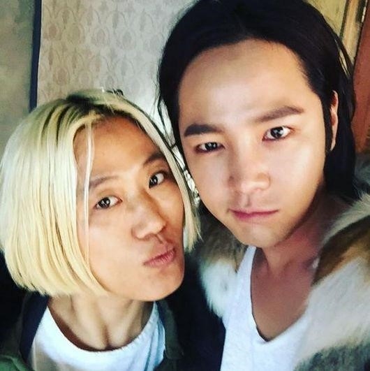 チャン グンソク 写真家チョ ソニとツーショット 実の弟みたいなグンソク Kstyle