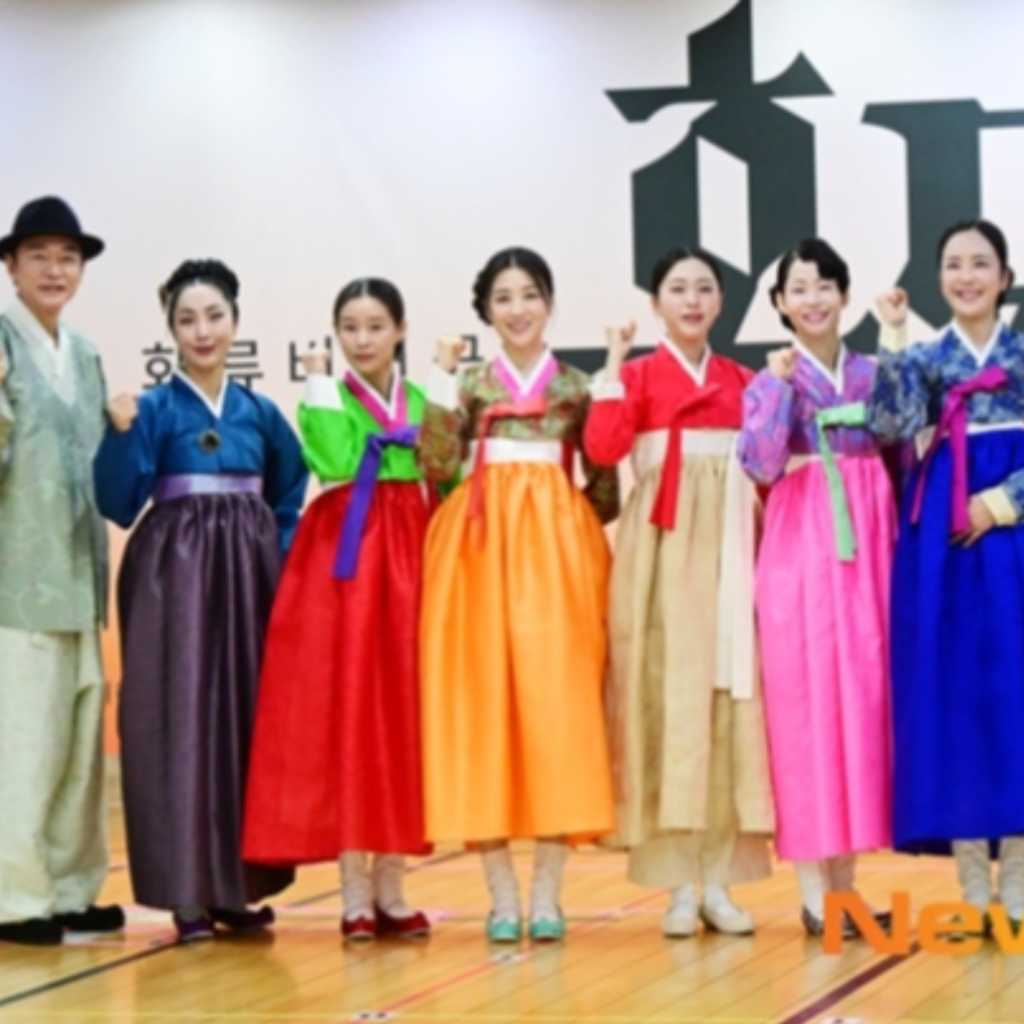 【PHOTO】パク・ハソンからイェ・ジウォンまで、演劇「ホンド」制作発表会に出席