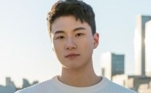 「ダブルパティ」シン・スンホ、映画デビュー作でRed Velvet アイリーンと共演“スポーツをしていた経験が役立った”