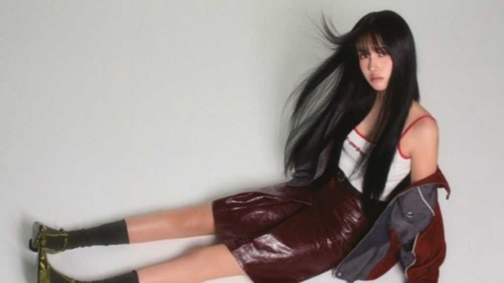 STAYC ユン、夢幻的な雰囲気と深い眼差し…グラビアで多彩な魅力をアピール