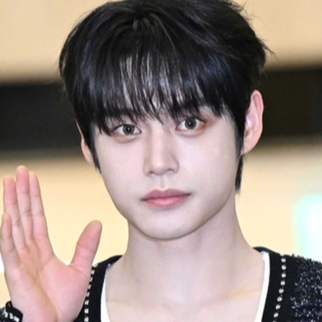 ZEROBASEONE キム・ジウン、地元でのロケ中に祖父に遭遇！メンバーも驚き（動画あり）