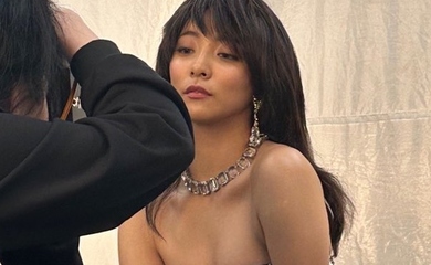 f(x) ルナ、グラマラスな美ボディを公開…セクシーなドレス姿に注目