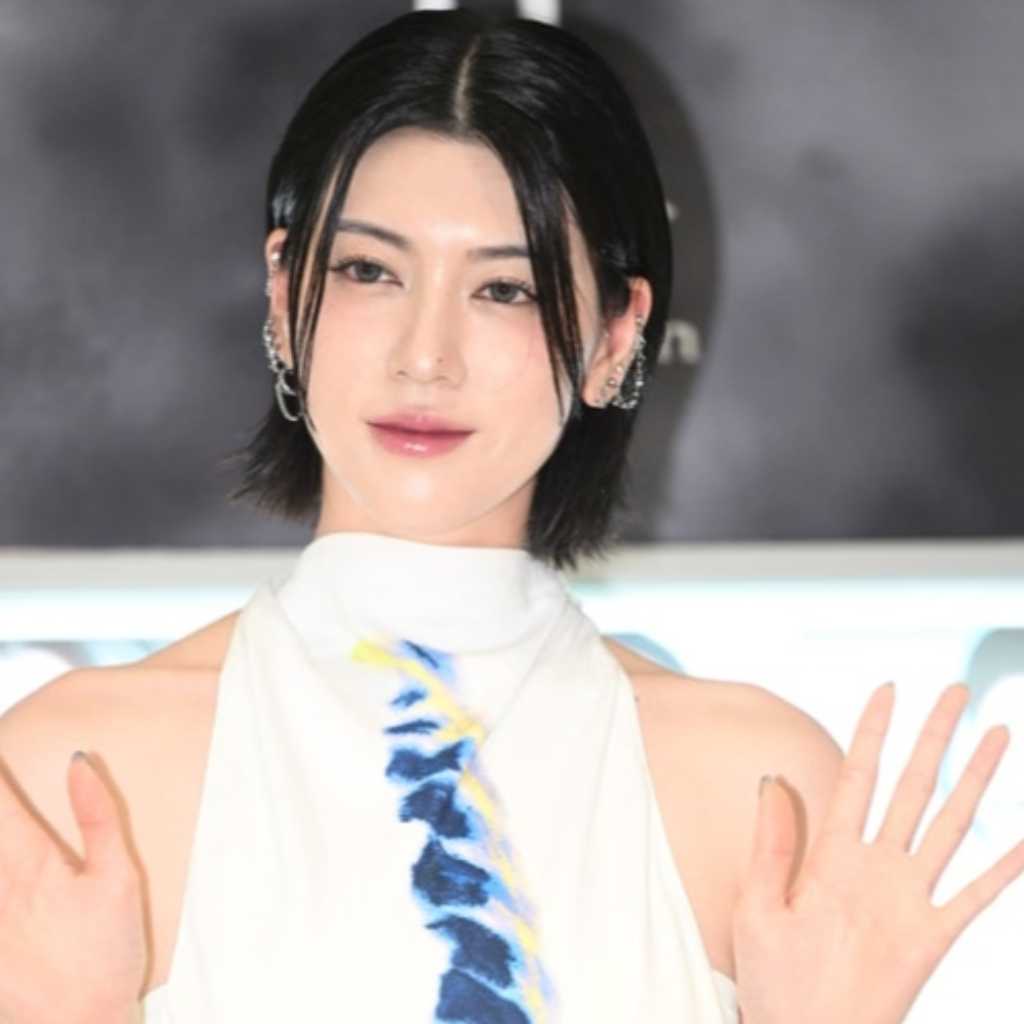 【PHOTO】三吉彩花が訪韓!カラコンブランド「main」のイベントに出席