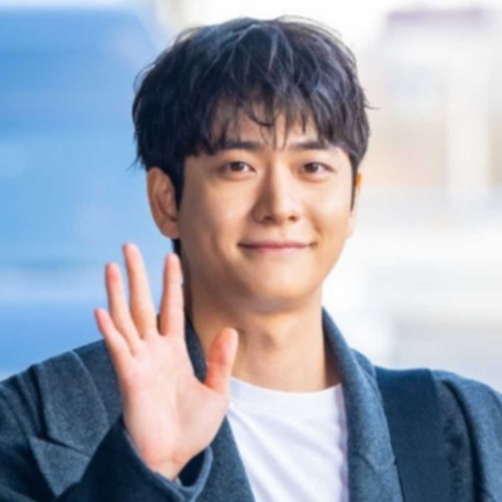 【PHOTO】カン・テオ、ファンミーティングのため日本へ出国