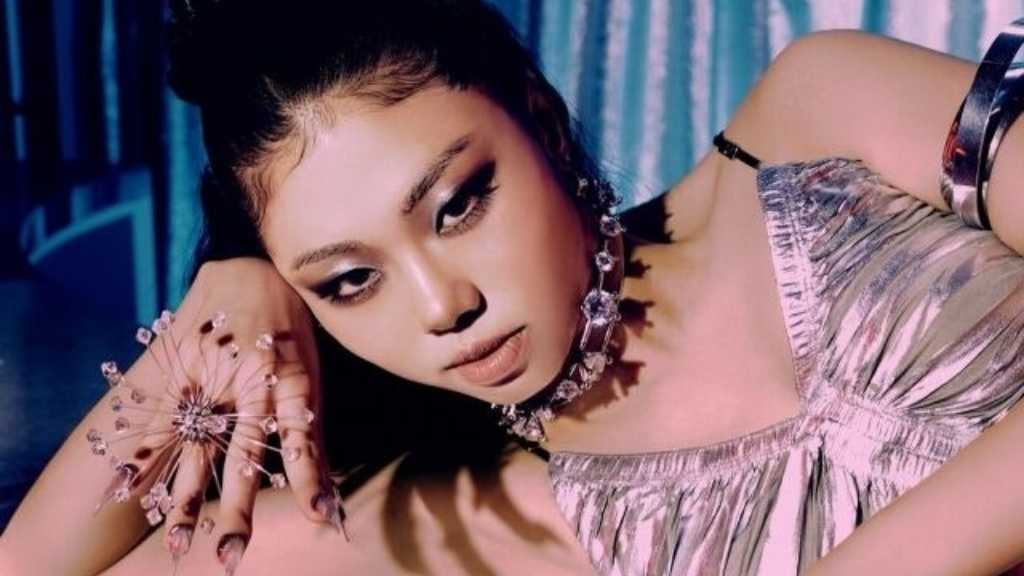 「ザ・エンターテイナー」準優勝のYOUNGBINがデビュー！“パク・ジニョンPDが細かく指導してくれた”