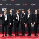 【PHOTO】THE BOYZが「2020 MAMA」レッドカーペットに登場！