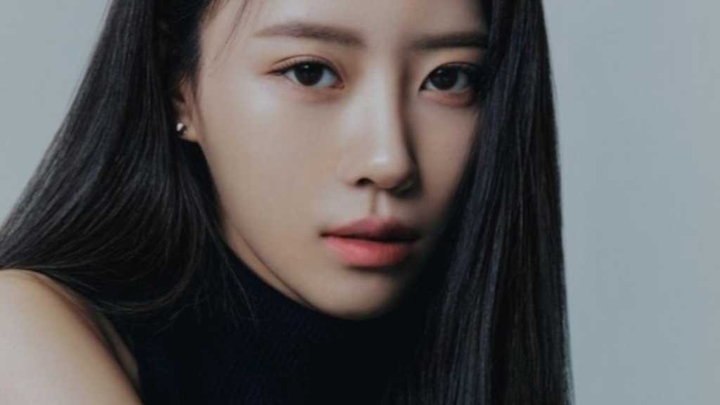 LOVELYZ ミジュ、AOMGと専属契約を締結…GOT7 ユギョムらと同じ事務所に