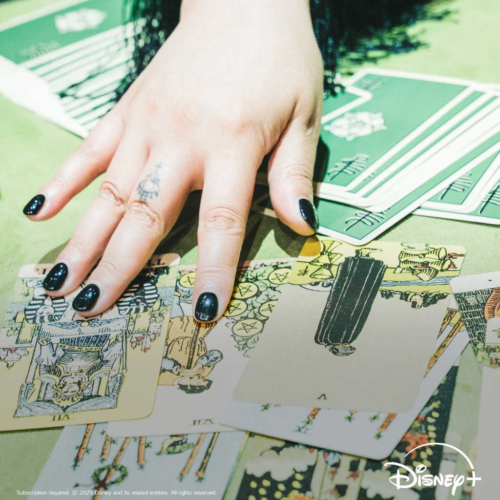 「白と黒のスプーン」制作陣が手掛ける新リアリティショー「占い師たちの運命バトル」Disney+で2月11日より配信