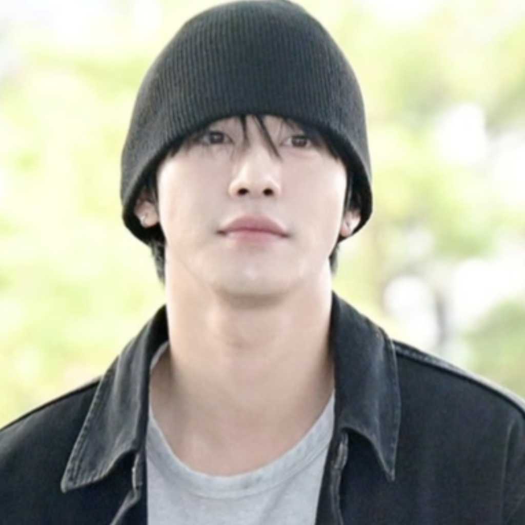 【PHOTO】アン・ヒョソプ、海外スケジュールのため出国（動画あり）