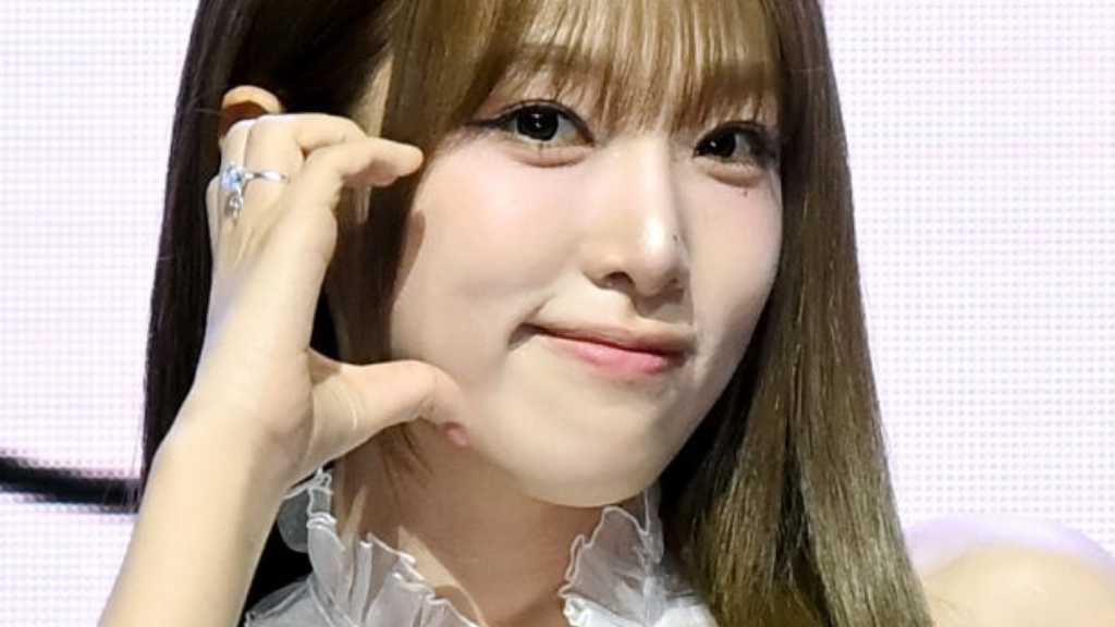 IZ*ONE出身チェ・イェナ、5thミニアルバム「LOVE CATCHER」を3月11日にリリース決定