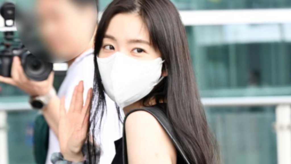 【PHOTO】Red Velvet アイリーン、ソロコンサートのためシンガポールへ出国(動画あり)