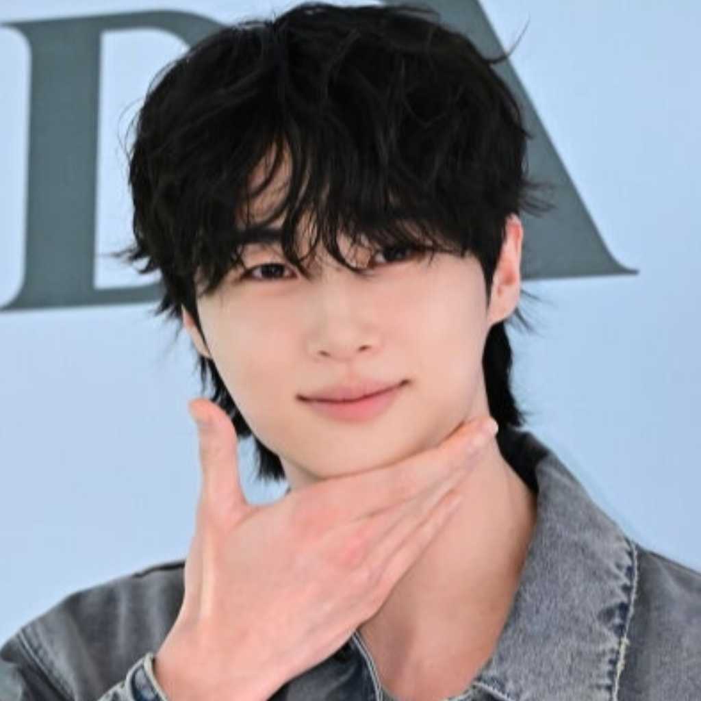ビョン・ウソク、高額寄付者の集まりの会員に「温かい心を分かち合う人生を生きたい」